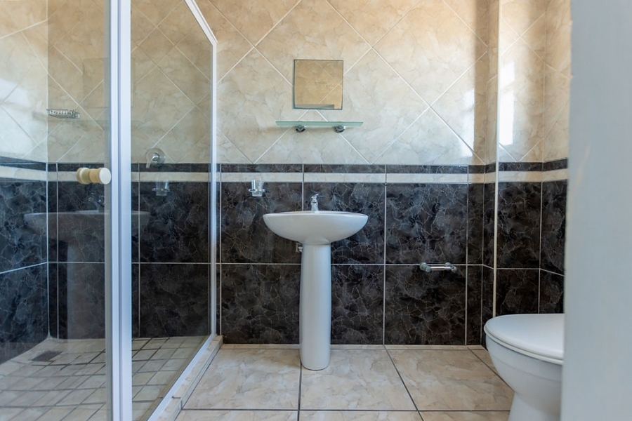 5 Bedroom Property for Sale in Mykonos Western Cape